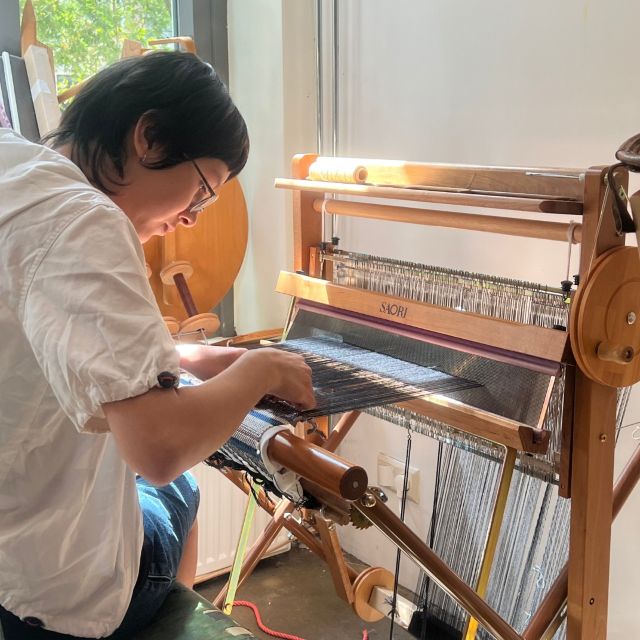 weefwerk op een weefgetouw