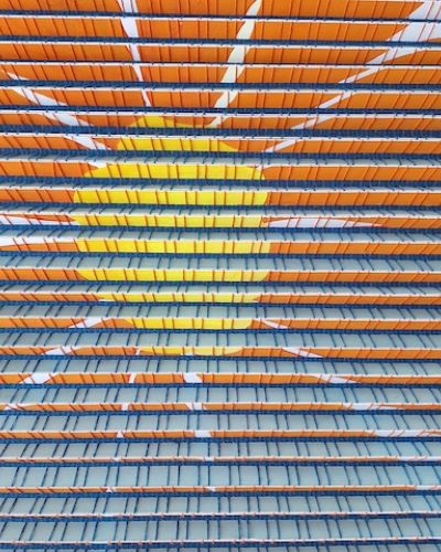 bloem geweven met reepjes